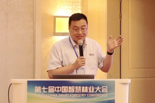 董梦龙总监作专题报告.jpg 董梦龙总监作专题报告.jpg