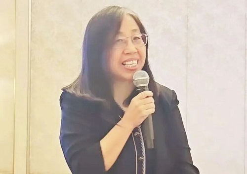 北京林业大学张晓丽教授主持分会场.jpg 北京林业大学张晓丽教授主持分会场.jpg