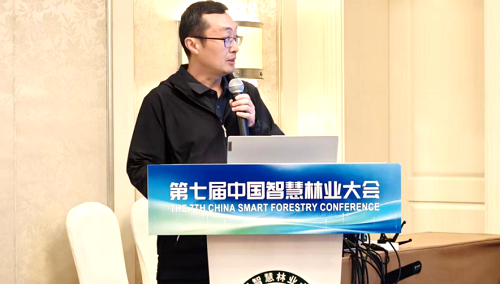 柏军华高工作特邀报告.png